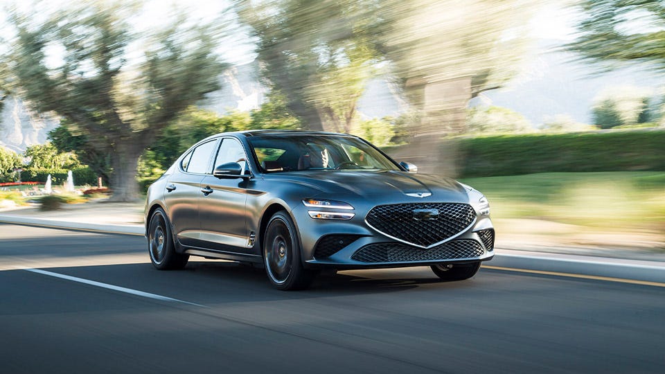2022-Genesis-G70.jpg
