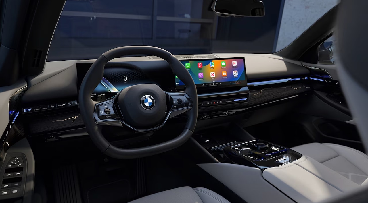 BMW 5 Series Interior.png