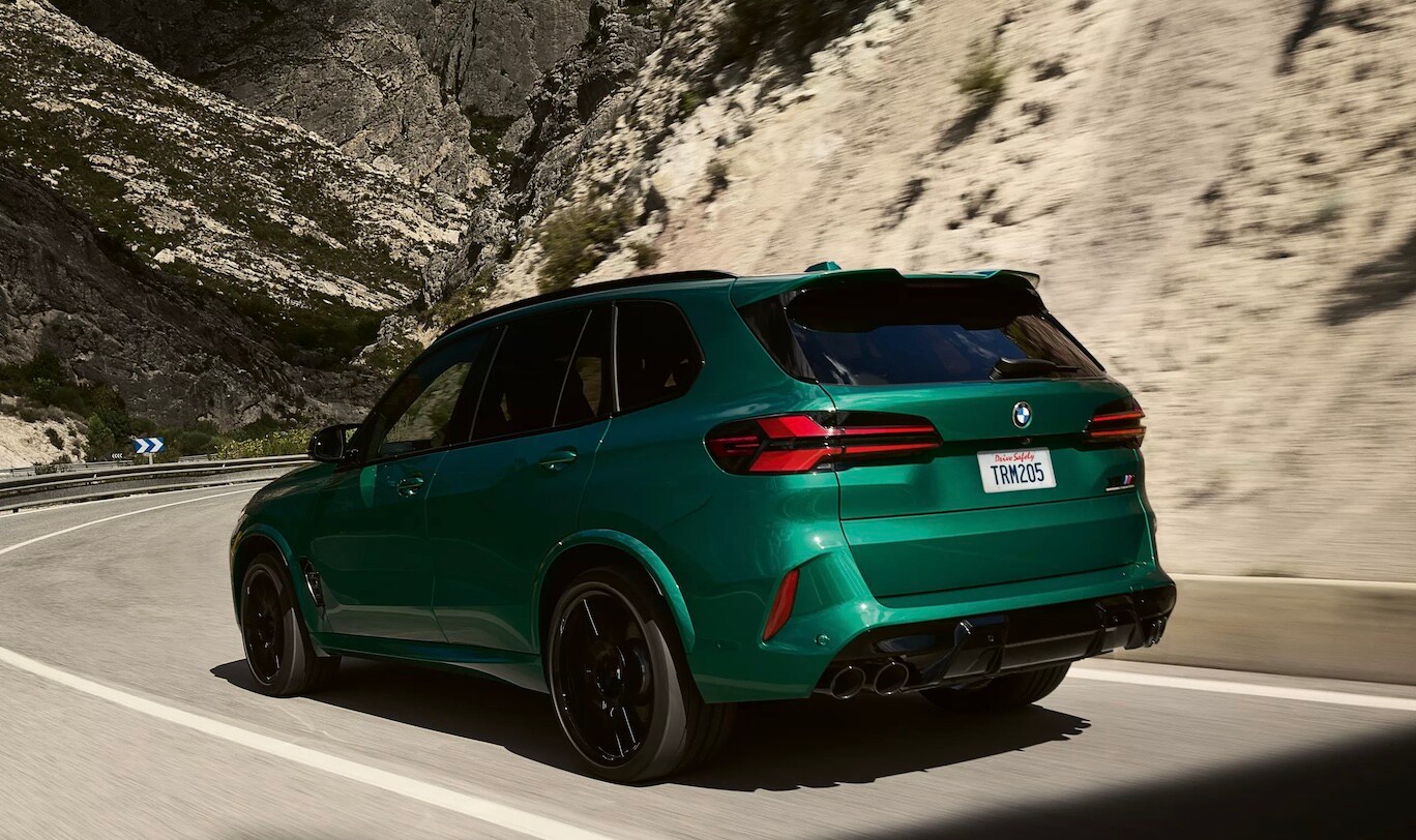 green%202026%20bmw%205%20exterior%20trim.jpg