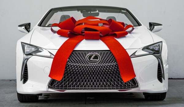 Red%20Bow%20-%20Lexus.png