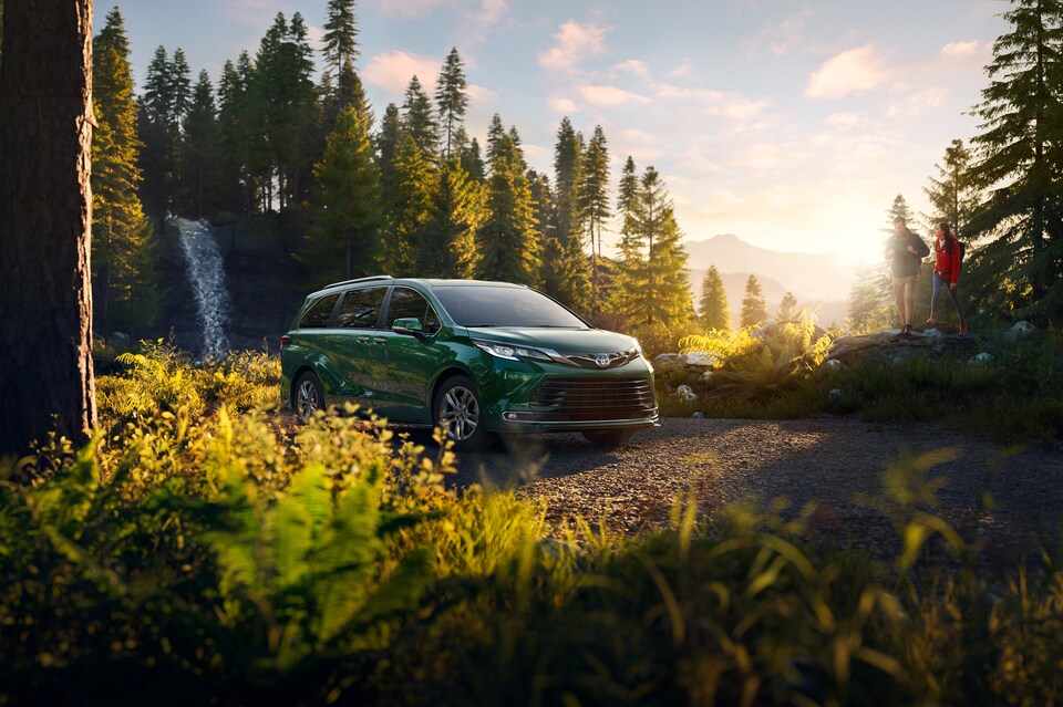 2021-Toyota-Sienna-Limited-Van-L02.jpeg