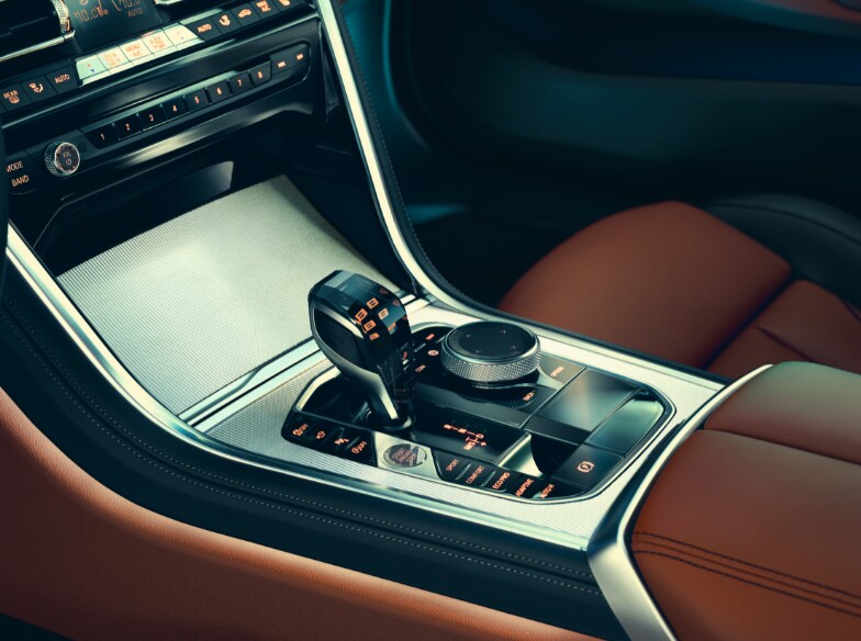 8-series-coupe-interior3-shift.PNG