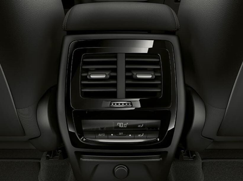 2021-bmw-x4-rear-temperature-control.JPG