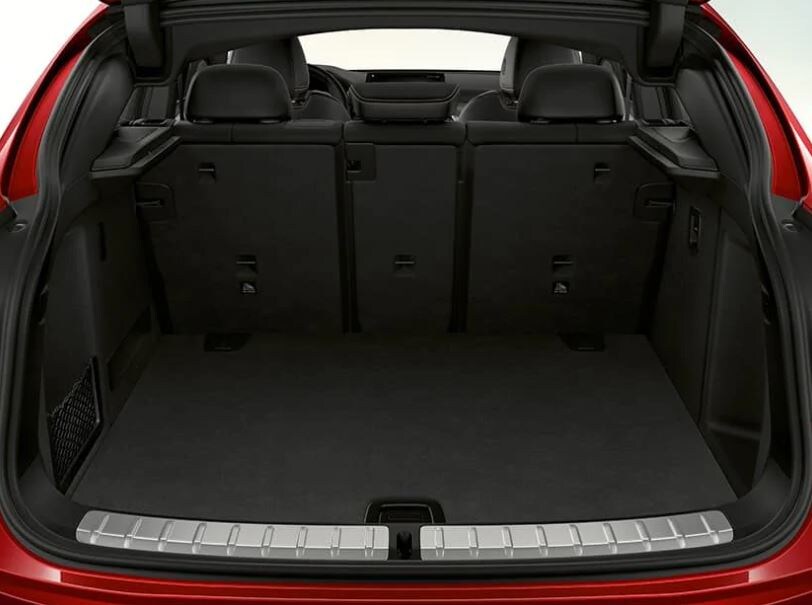 2021-bmw-x4-trunk.JPG