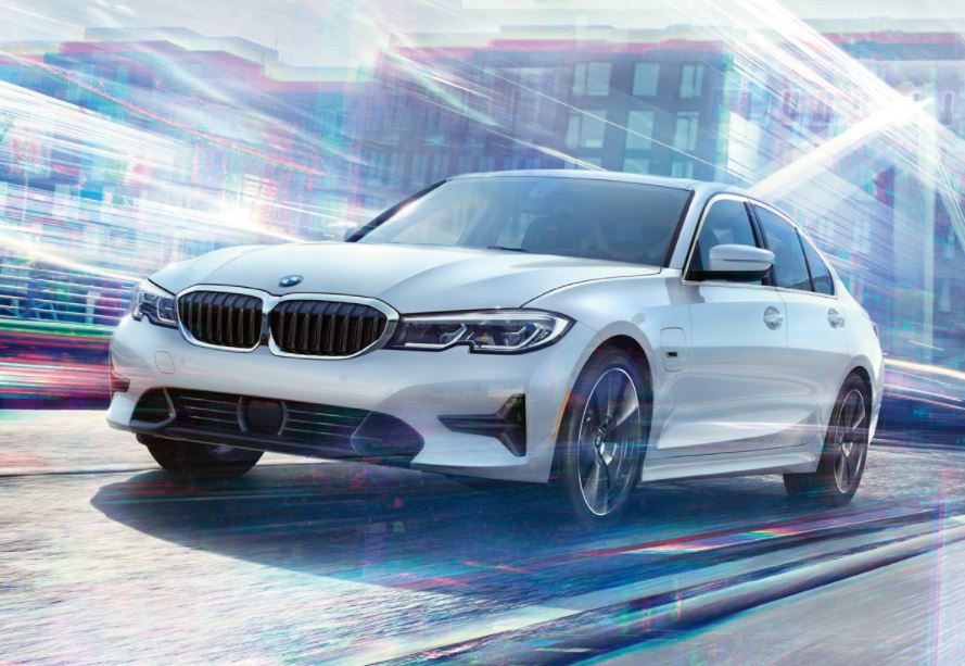 2022-bmw-3-series-front-view.JPG