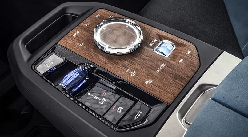 2022-bmw-ix-shy-tech.JPG