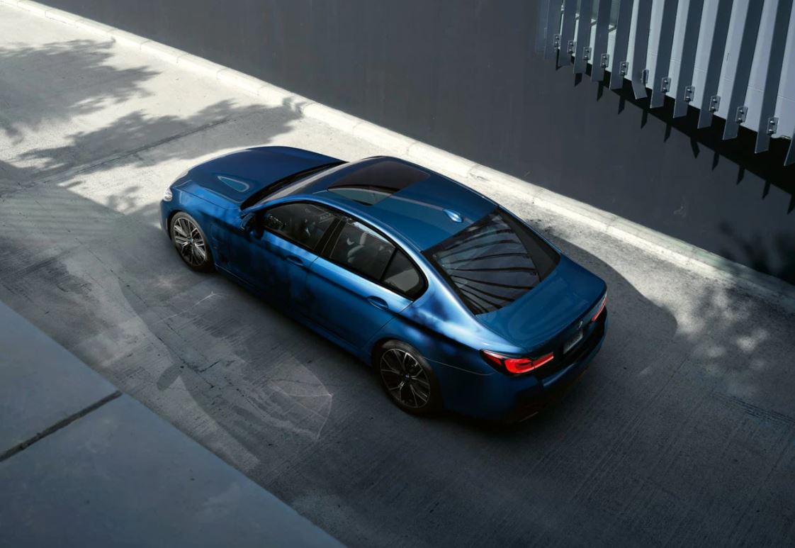 2021-bmw-5-series-overhead-view.JPG