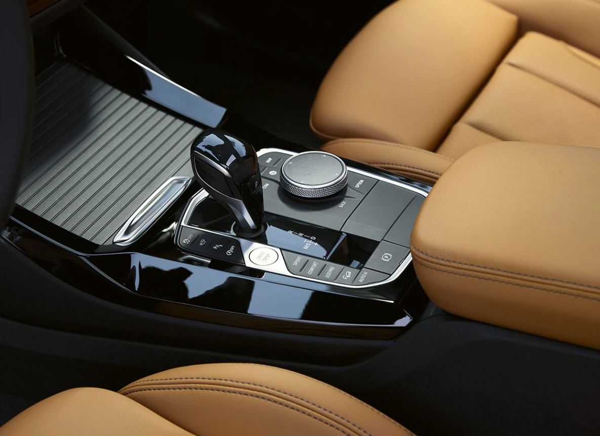 2022-bmw-x3-shifter-knob.JPG
