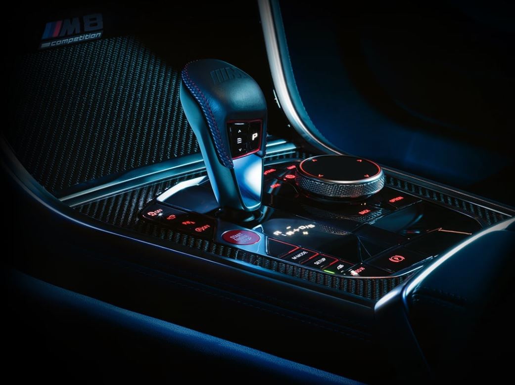 2022-bmw-m8-coupe-shifter.JPG