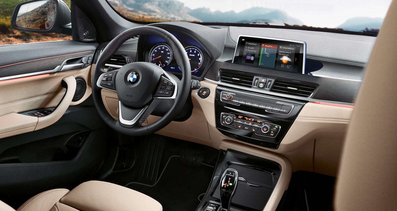 2021-bmw-x1-interior-dash.JPG