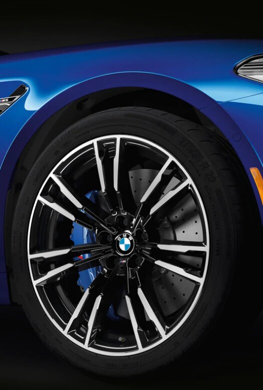 bmw-m5-sedan-and-m5-competition-tire.PNG