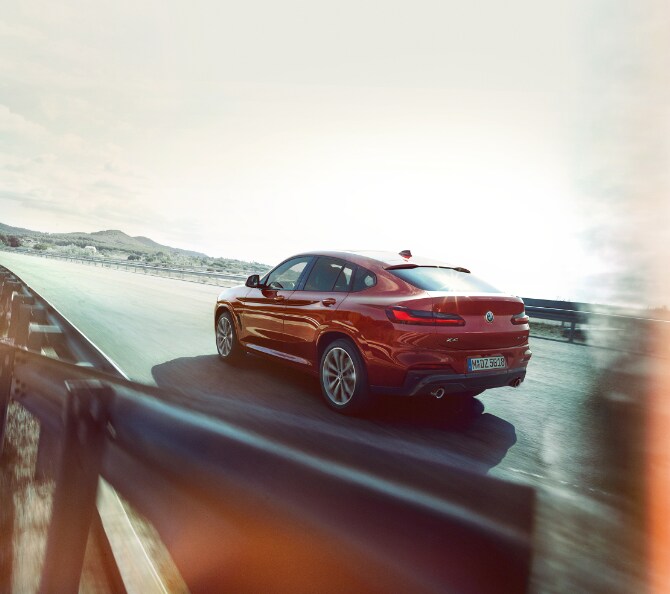 bmw-x4-driving.PNG