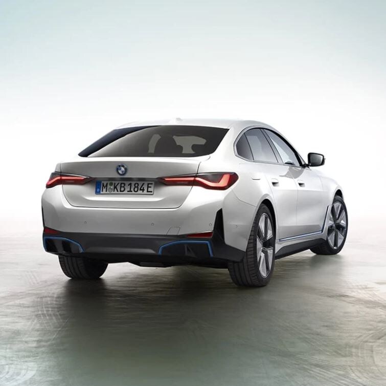 2022-bmw-i4-rear-view.JPG
