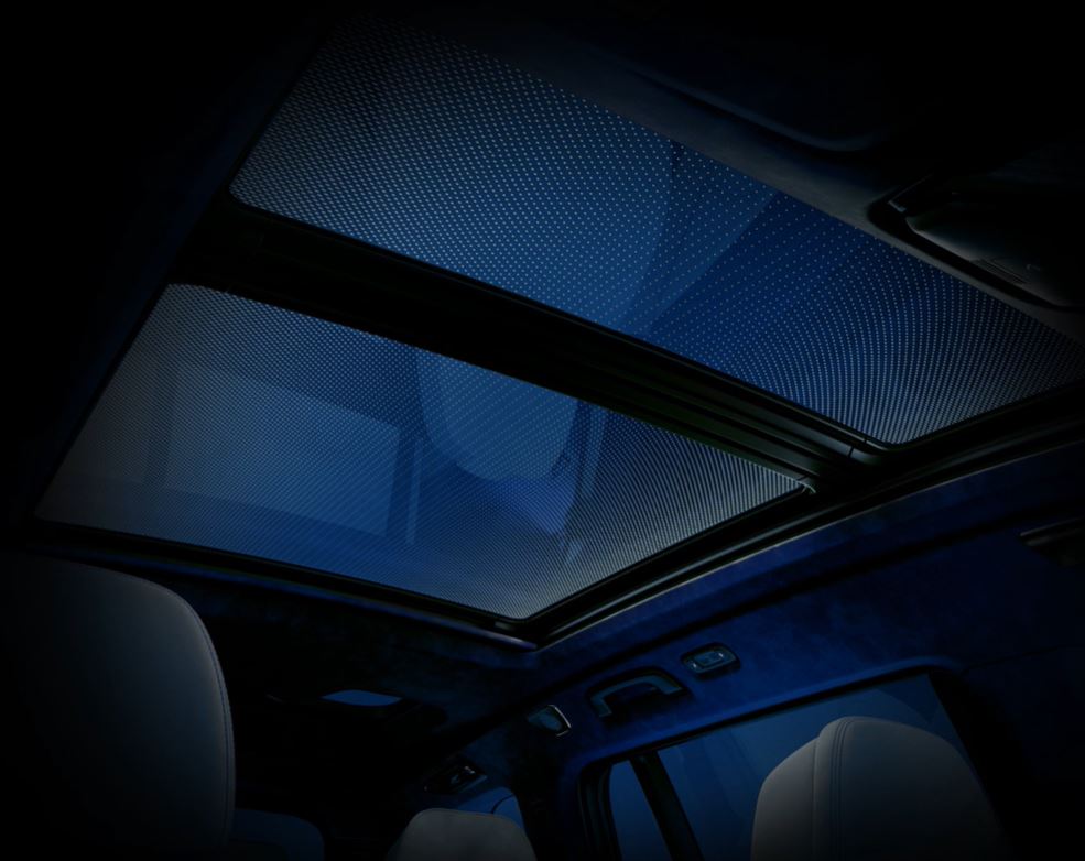2021-bmw-x7-panoramic-roof.JPG