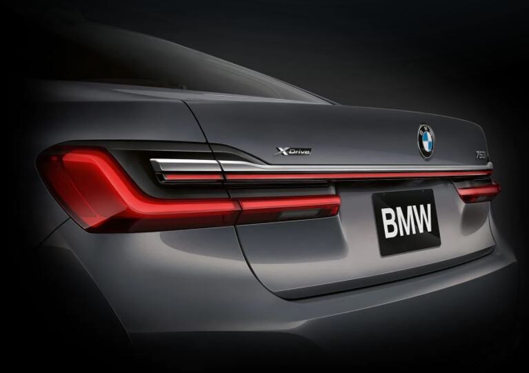 2022-bmw-8-series-taillight.JPG