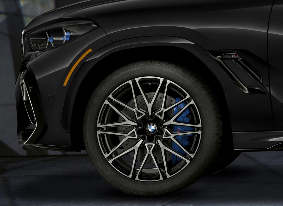 2022-bmw-x6-m-brakes.JPG