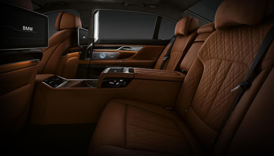 2022-bmw-8-series-interior-backseat.JPG