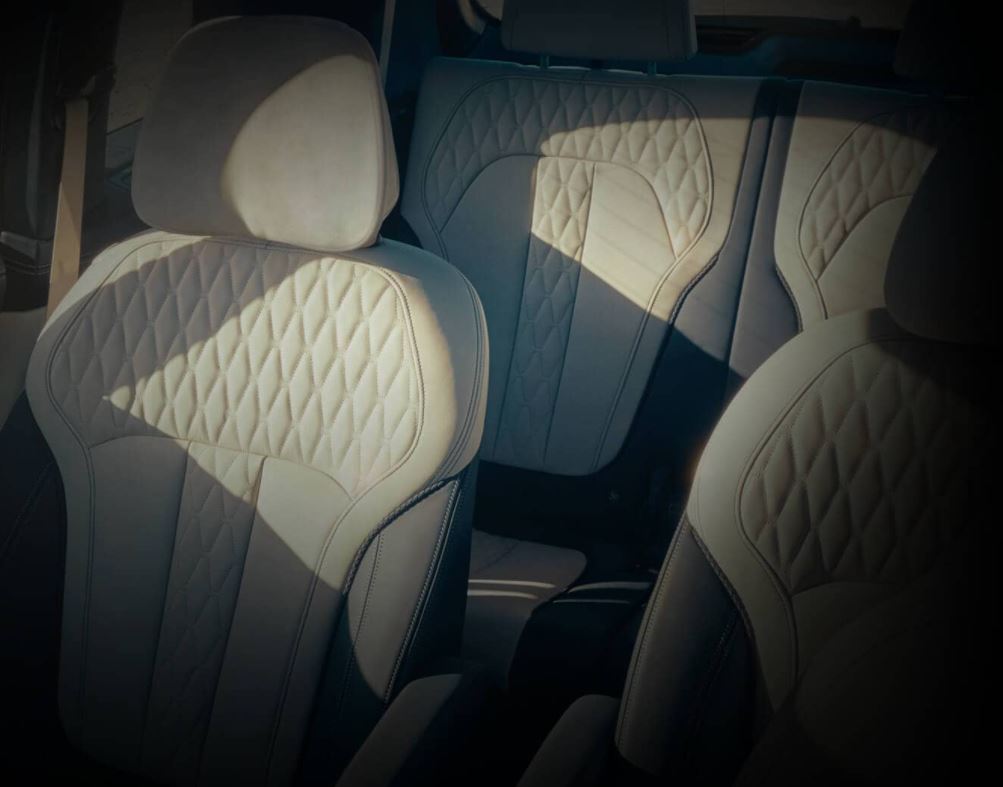 2021-bmw-x7-seats.JPG
