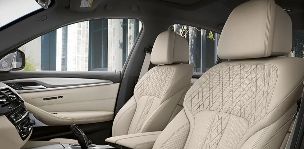 2021-bmw-5-series-interior.JPG