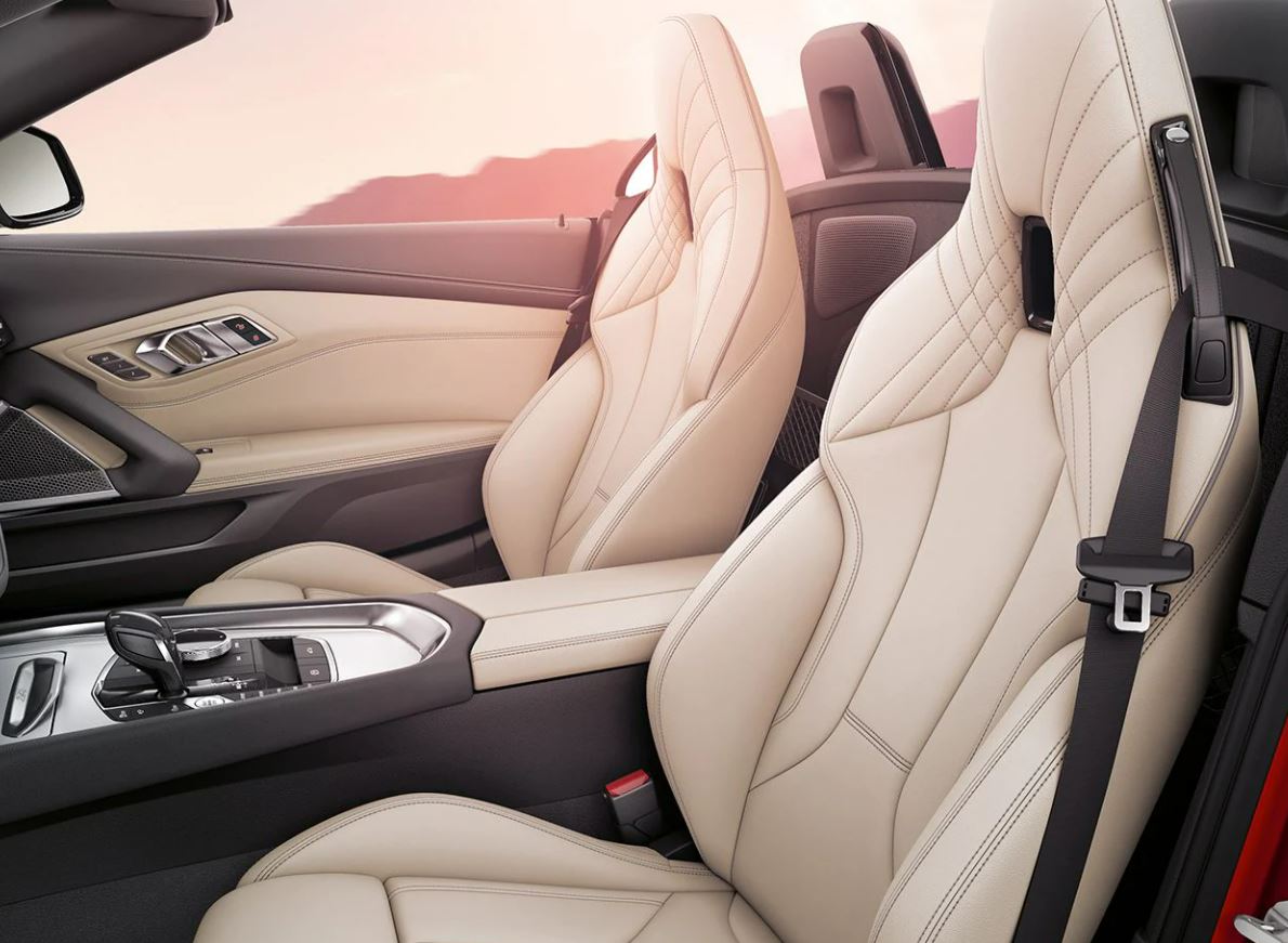 2022-bmw-z4-interior-seating.JPG