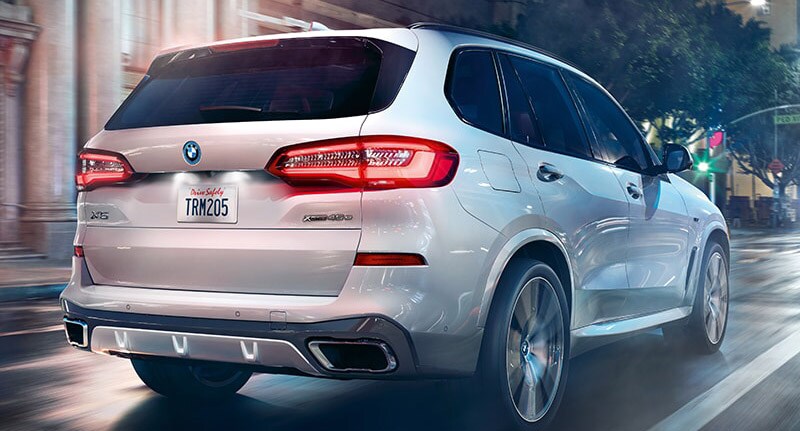 BMW-MY23-X5-Overview-Performance-03-800x450.jpg