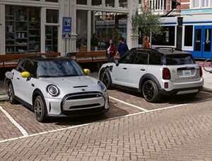 MINI Electric and PHEV at Patrick MINI in Schaumburg IL