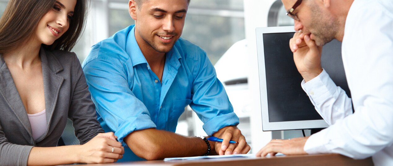 couple getting car financing