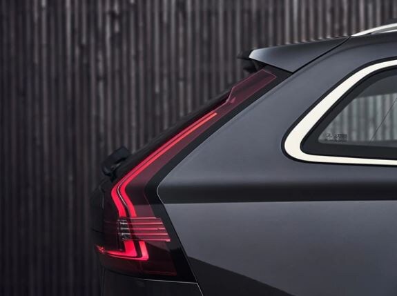 2021-volvo-v90-back.JPG