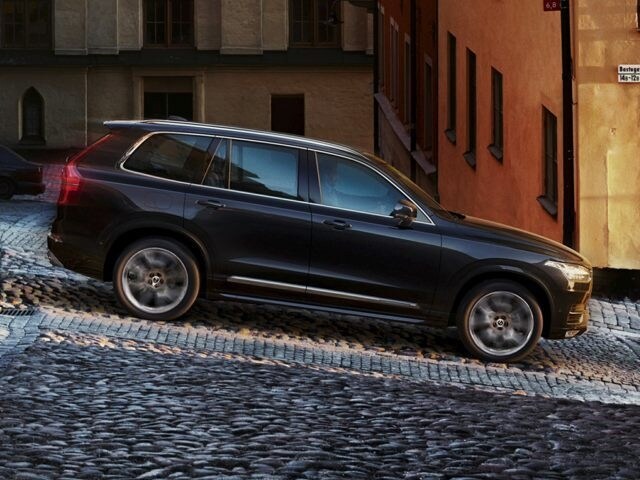 2016 Volvo XC90 3.jpg
