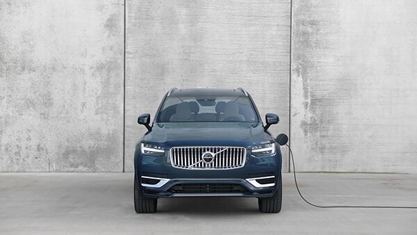294545_XC90_Recharge_T8_AWD_Denim_Blue_600x338.jpg