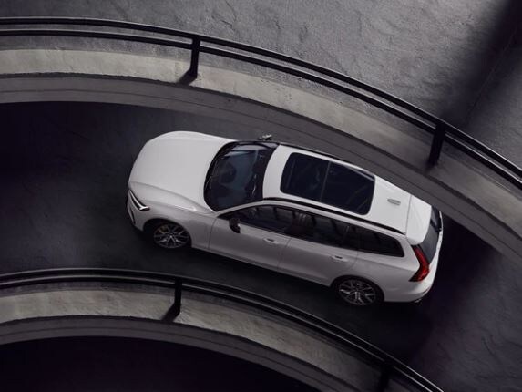 2021-volvo-v60-balanced-ride.JPG
