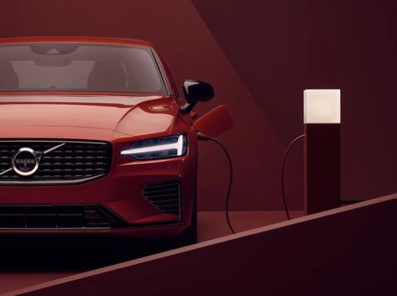 2021-volvo-s60-recharge-take-charge.JPG