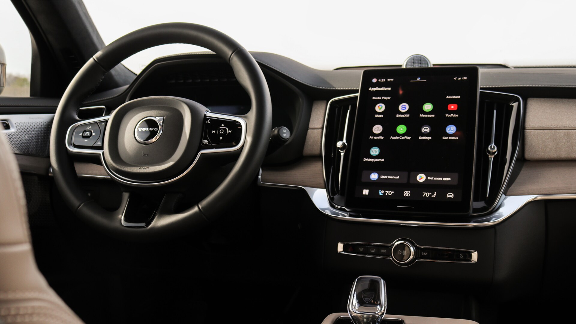 2025.5 Volvo XC90 Plug-In Hybrid interior displaying a large touchscreen, digital driver display, and advanced connectivity features