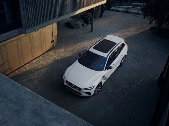 2021-volvo-v60-recharge-dynamic-design.JPG