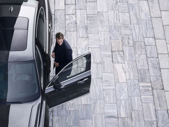 2021-volvo-s90-overhead-view2.JPG