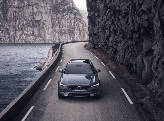 2021-volvo-v90-cc-open-road-lake.JPG