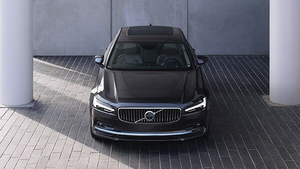 2023 Volvo S90_600x338.jpg