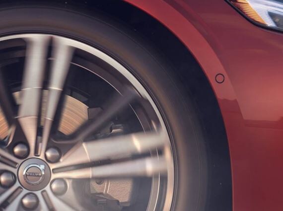 2021-volvo-s60-tire.JPG