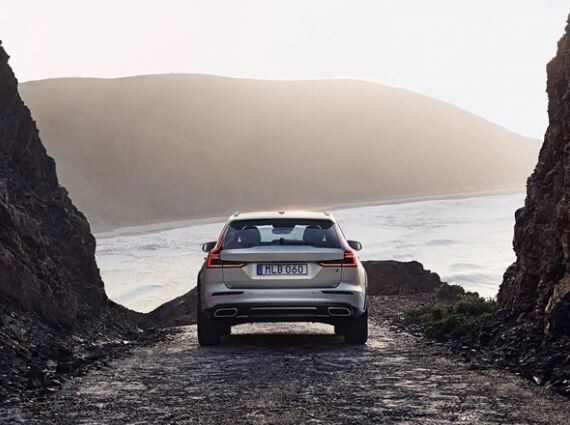 2021-volvo-v60-cc-refine-the-drive.JPG