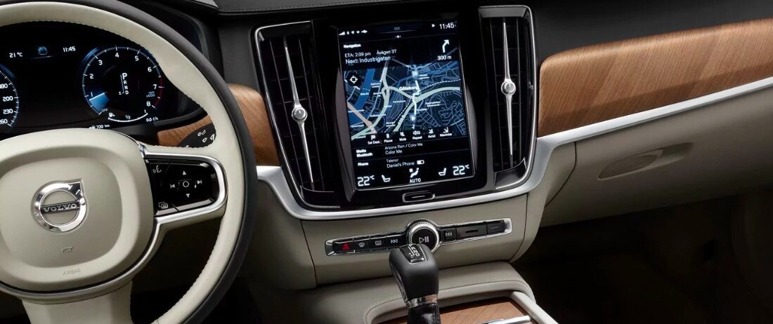 2018 Volvo S90 interior dashboard
