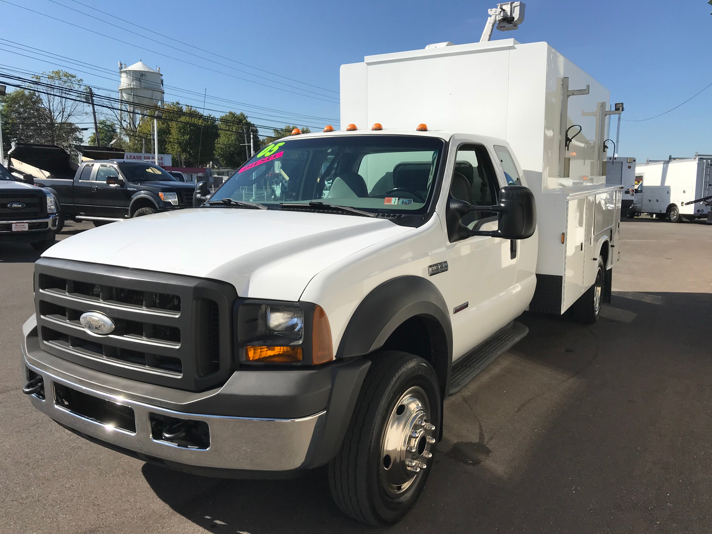 SERVICE UTILITY TRUCKS FOR SALE