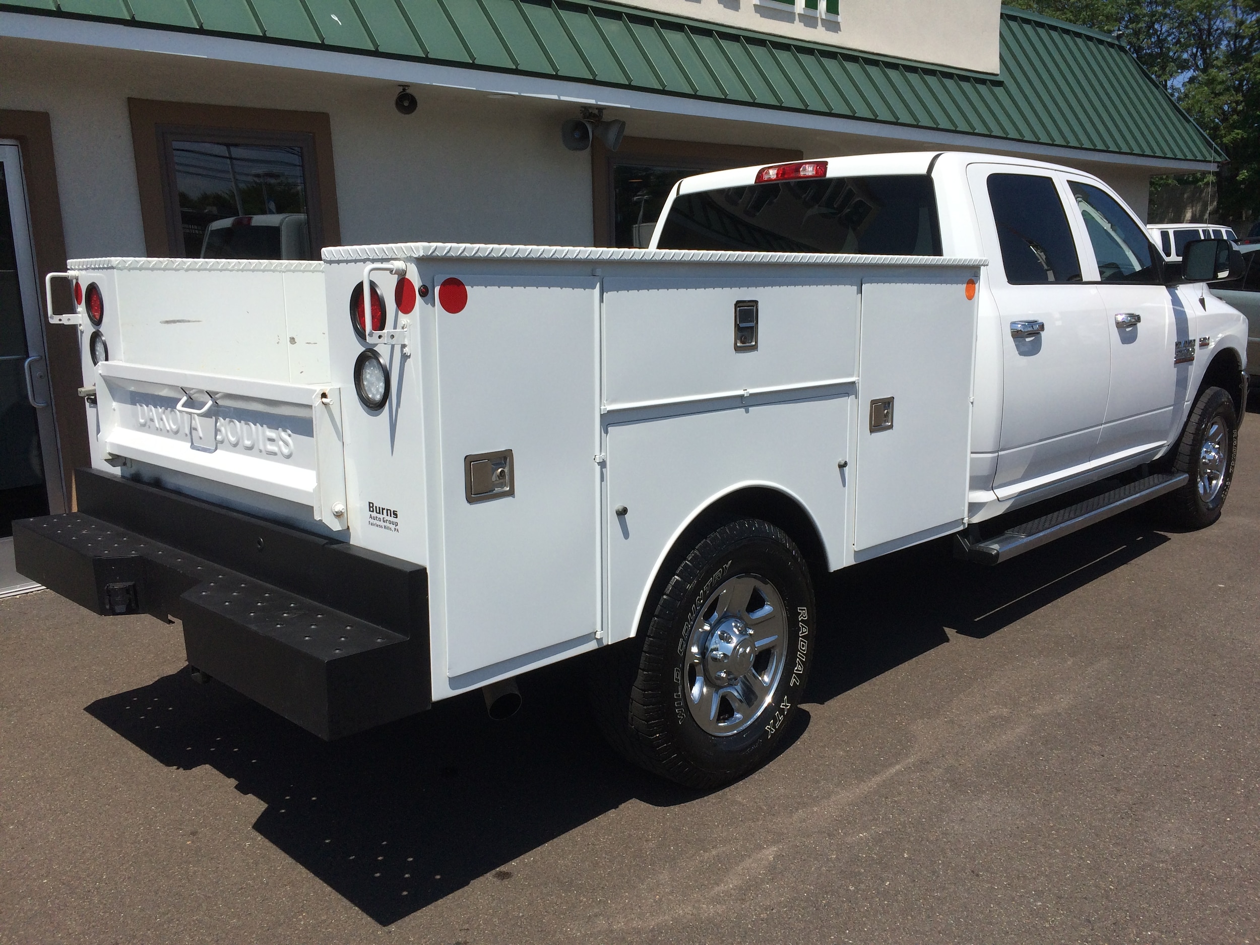 SERVICE UTILITY TRUCKS FOR SALE