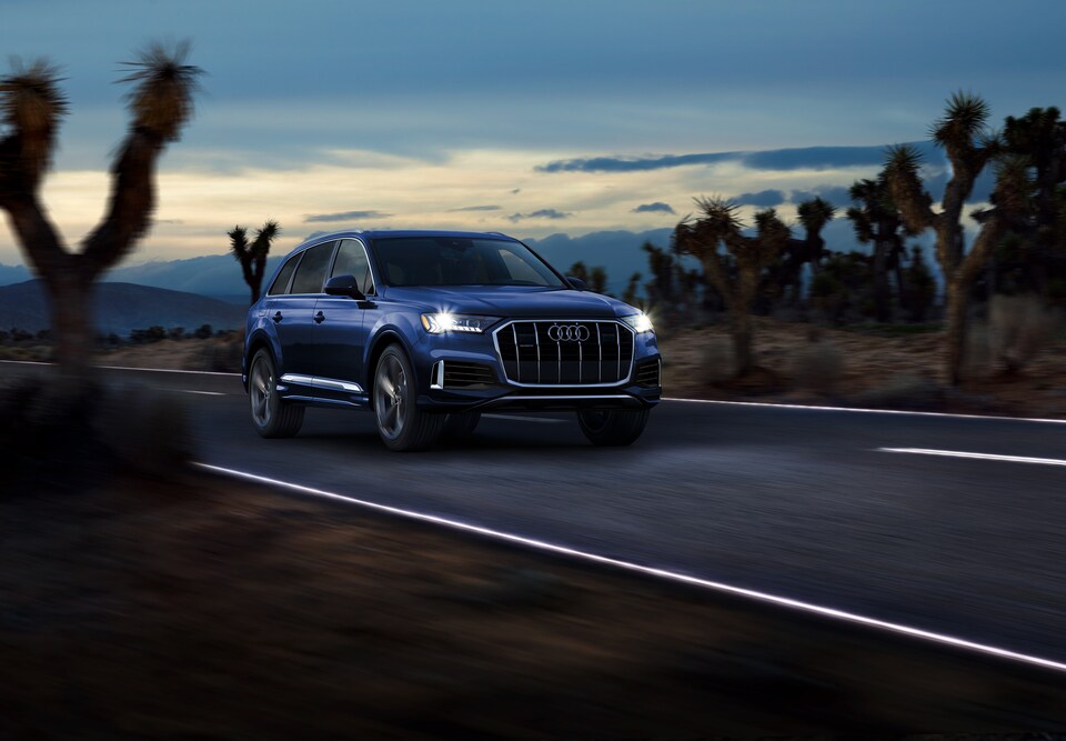 2021-Audi-Q7-Prestige-WheelAddOn-SUV-L07.jpeg