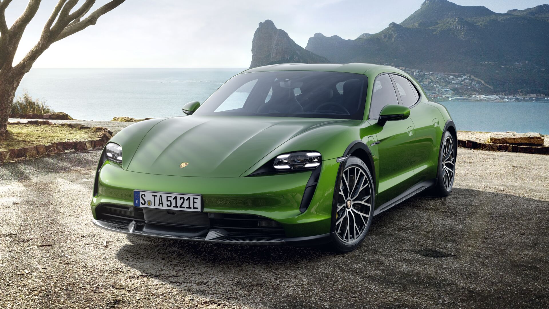 Porsche Taycan Cross Turismo.jpg