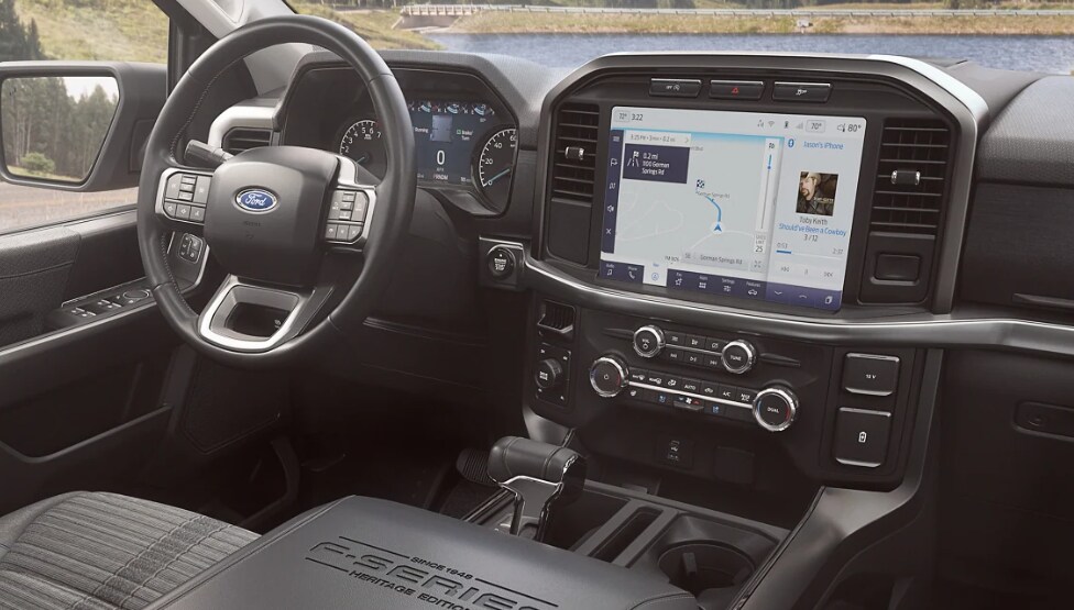 2023 Ford F-150 interior.png