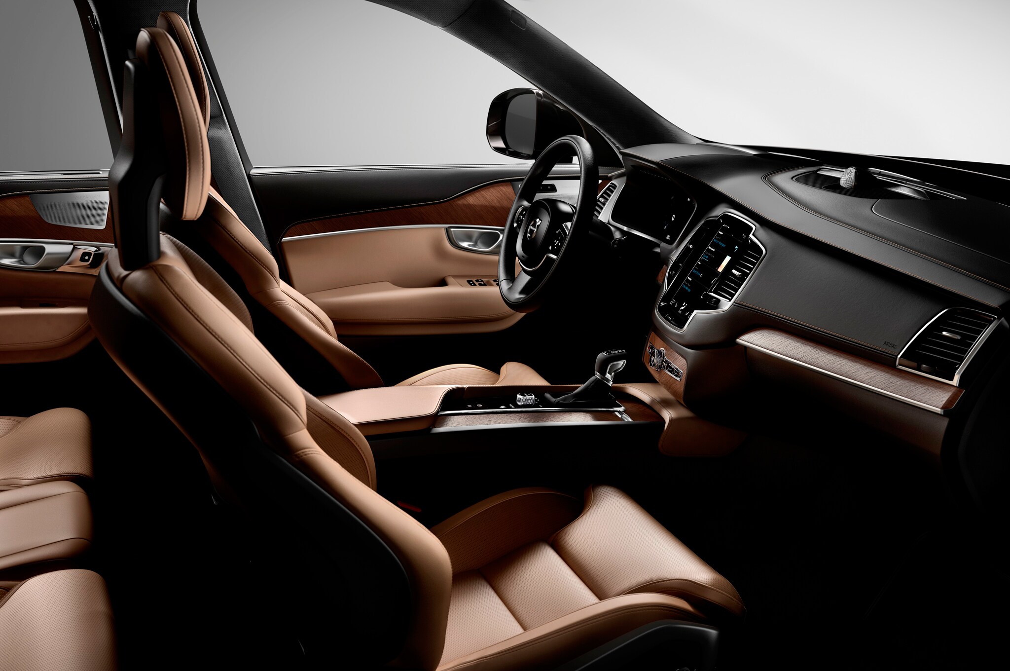 2016-volvo-xc90-interior-view-03.jpg