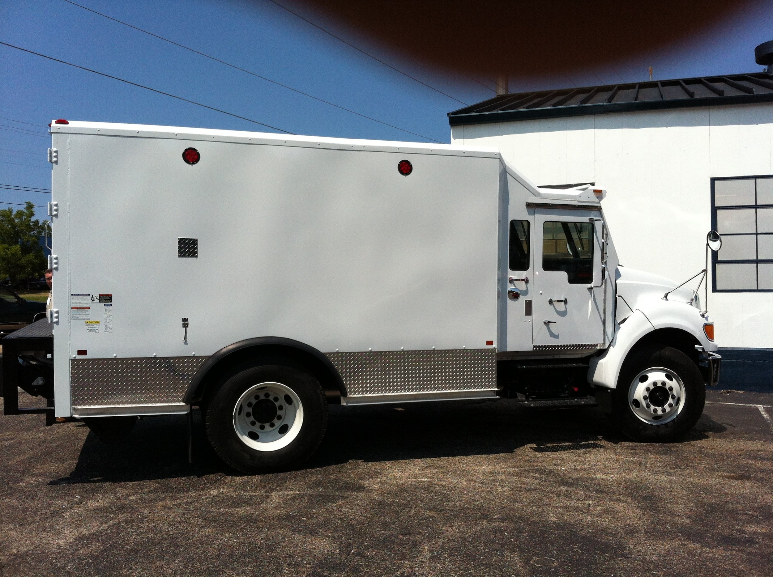 whitetruck.jpg
