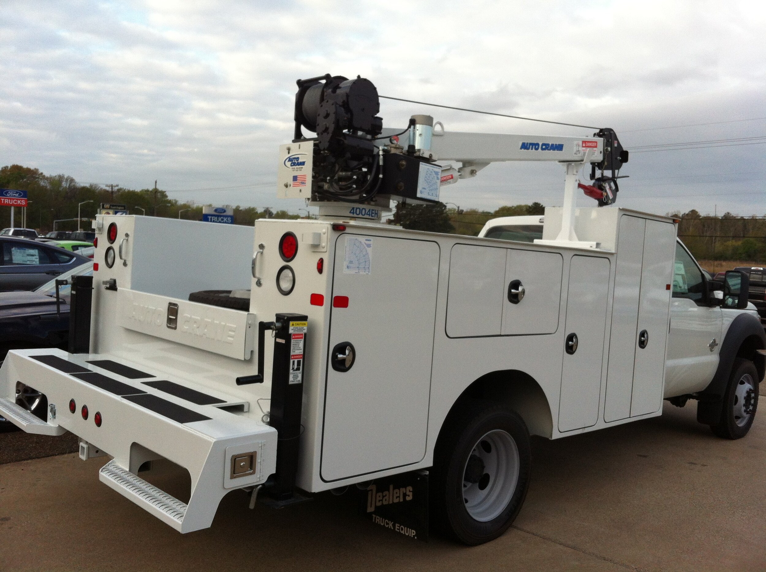 liftwhitetruck.jpg