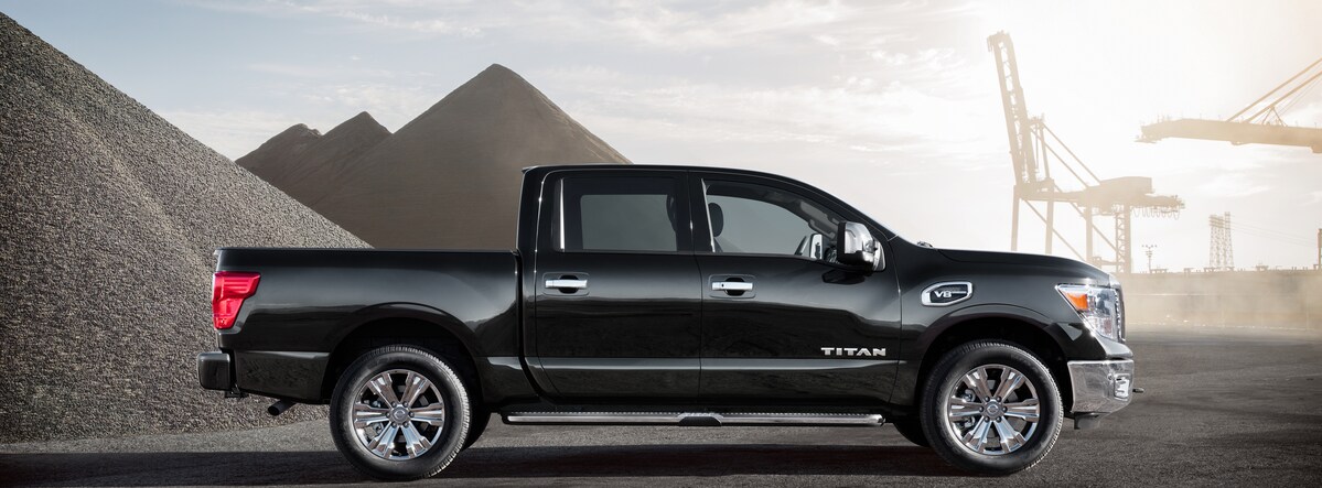 Nissan-Titan-SL-CrewCab-Truck
