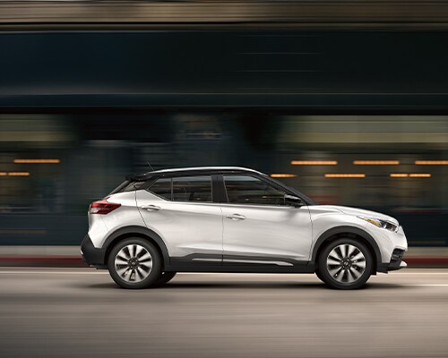 White Nissan Kicks